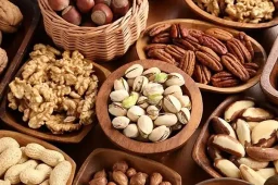 عوارض مصرف زیاد آجیل